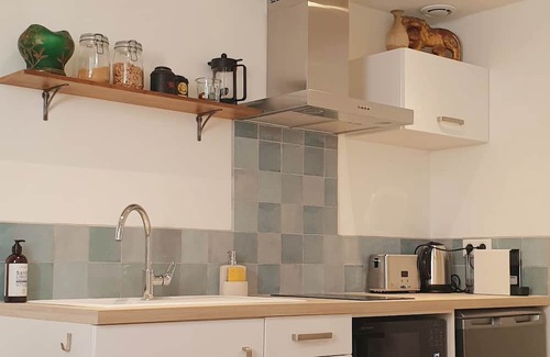 Coulanges-la-Vineuse Lit Et Petit-Déjeuner | Hébergement Indépendant Dans Maison Avec Piscine, au Coeur du Vignoble