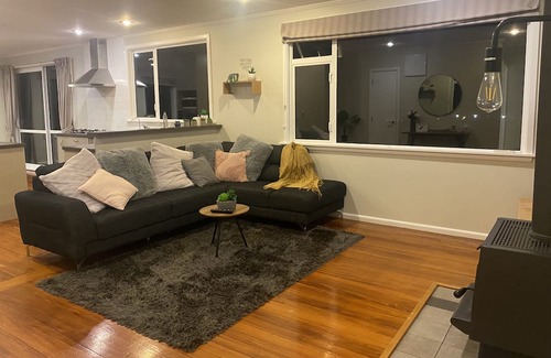 Oamaru Maison | The Sea View BnB
