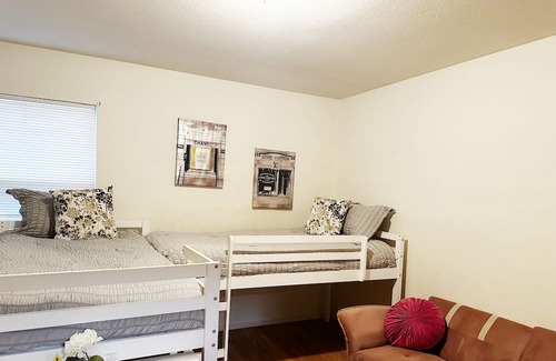 Grand Prairie Maison | Stylish home, close to attractions, and lots of space. Perfect for large groups!
