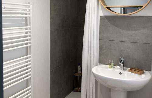 Verpel Appartement | Chez Marthe. Plain Pied de 25 m2 Tout Confort sur Terrain Clos, à la Campagne
