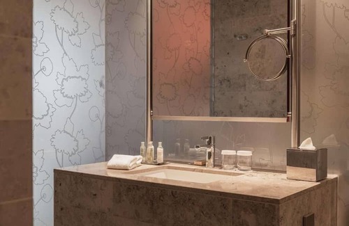 The Hague Center Maison | Stay, Explore, and Unwind in Den Haag's Heart! 3 Relaxing Units, Pets Allowed!