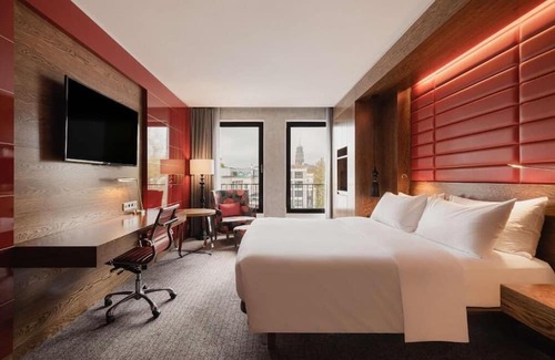 The Hague Center Maison | Make Memories in Den Haag! 3 Relaxing Units, Pets Allowed!