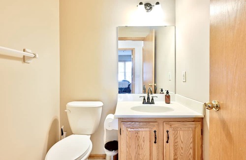 Woodbury Maison | Spacious Private Retreat Near Minneapolis & River!