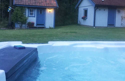 Östergötland Maison | Holiday home near Linköping with Jacuzzi and close to lake and fishing | SE10020