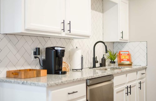 Bentonville Maison | Trailside Modern Home 2-Bed, 1-Bath - Steps from Handcut Hollow Trails