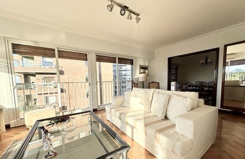 Olivos Appartement | Very bright, spacious apt on the tenth floor, quiet, sunny and 4B 3.5B in Olivos