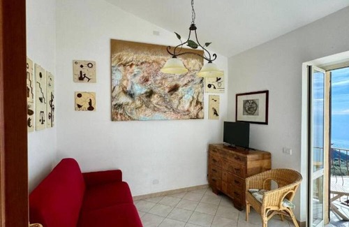 Volastra Appartement | Apartment 'Creuza' with Sea View, Wi-Fi and Air Conditioning
