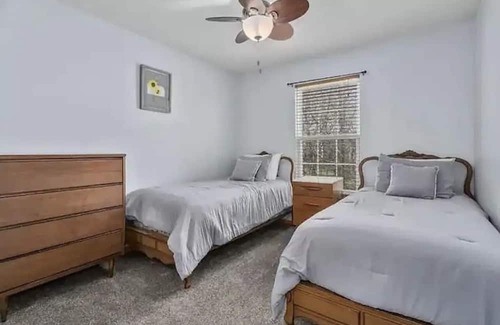 Lenexa Maison | Cozy 3-bedroom townhome in welcoming Lenexa with AC, WiFi NEW PROMO PRICING