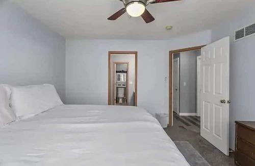 Lenexa Maison | Cozy 3-bedroom townhome in welcoming Lenexa with AC, WiFi NEW PROMO PRICING