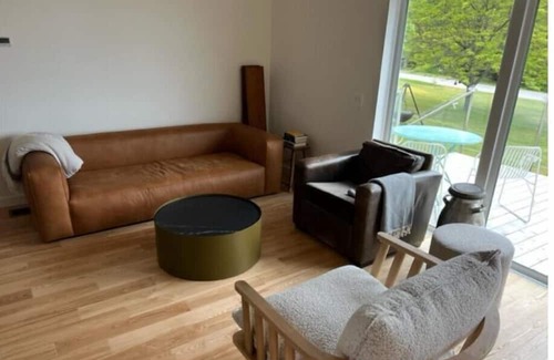 Southampton Maison | A Wave From it All