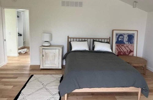 Southampton Maison | A Wave From it All
