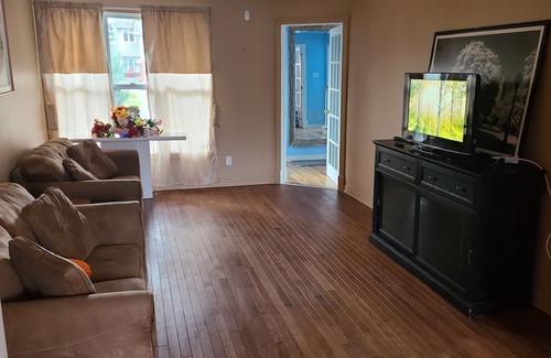 Orleans Village - Chateauneuf Maison | Beautiful spacious house in Ottawa