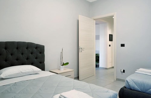 Saluzzo Appartement | Apartment 'Civico 16' with Balcony