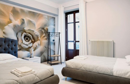 Saluzzo Appartement | Apartment 'Civico 16' with Balcony