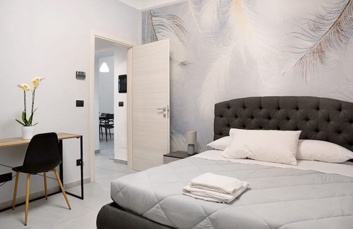 Saluzzo Appartement | Apartment 'Civico 16' with Balcony