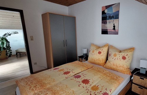 Laufen Appartement | Mansarden-wohnung 38m² mit Bergblick, bis 4 Personen, 2 Balkone