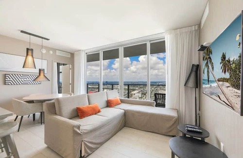 Hollywood South Central Beach Appartement | 253B/ 3 bedroom with Balcony view!