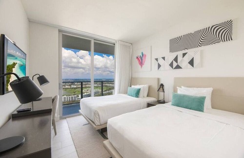Hollywood South Central Beach Appartement | 253B/ 3 bedroom with Balcony view!