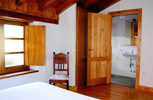 Bobia de Abajo Maison | Holiday Home 'La Corte Del Rondiellu 2' with Mountain View, Private Terrace and Wi-Fi