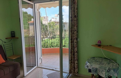 Iria Appartement | Apartment 50 meters from Iria beach