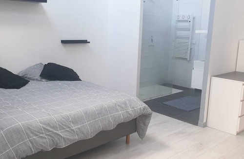 Croixanvec Maison | Homerez - Spacious house for 8 ppl. with swimming-pool, jacuzzi and terrace
