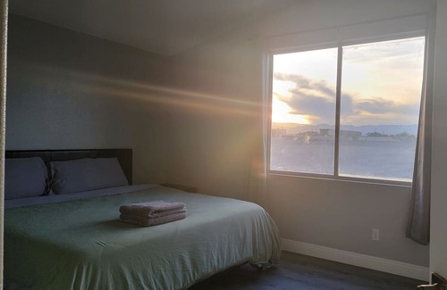 North Las Vegas Maison | Cozy 4-bedroom house 20 minutes to the Strip, 15 minutes to Downtown.