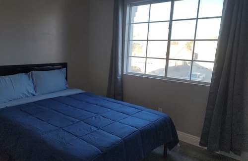 North Las Vegas Maison | Cozy 4-bedroom house 20 minutes to the Strip, 15 minutes to Downtown.