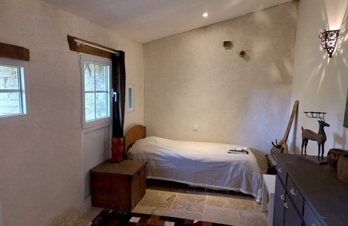 Charente Limousine Maison | Holiday Home 'Gîte Le Clou' with Private Garden