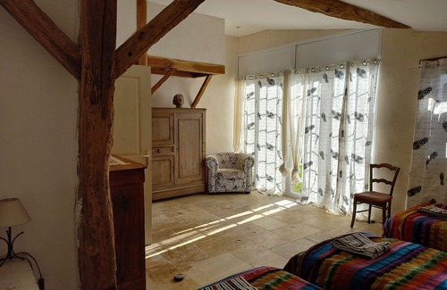 Charente Limousine Maison | Holiday Home 'Gîte Le Clou' with Private Garden