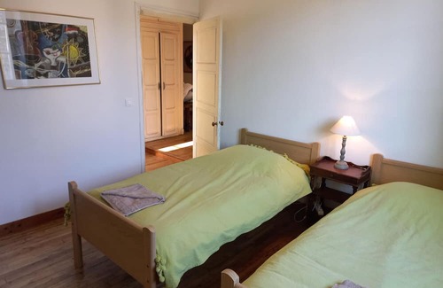 Moussac Maison | Holiday Home 'Gîte La Génevrie' with Private Garden