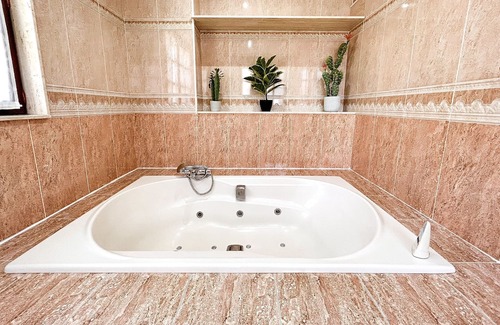 Piedrahita Appartement | Apartamento de 120m2 en Argoños con Jacuzzi