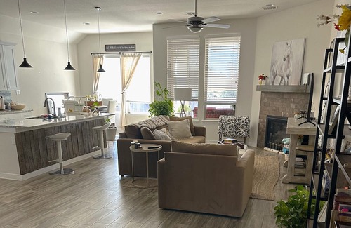 Georgetown Maison | Lovely, clean, quiet in Round Rock with WiFi, private entry, peaceful backyard