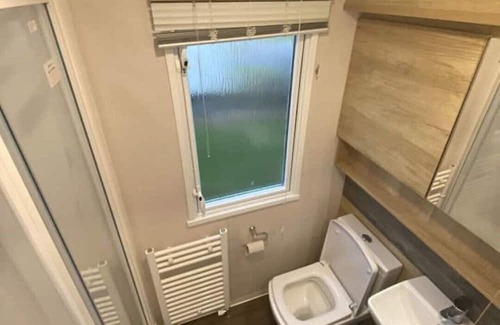 Isle of Grain Maison | Thameside 6 Sleeper