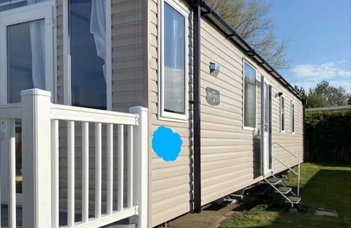 Isle of Grain Maison | Thameside 6 Sleeper