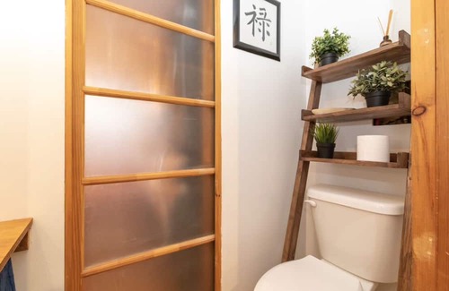 Sainte-Marie Appartement | Amazing Boho Apartment in Heart of Montreal