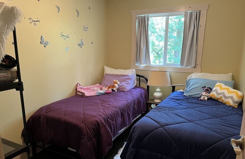 Division No. 4 Cabine | Private cabin with hot tub and gazebo located at beautiful Rock Lake, MB
