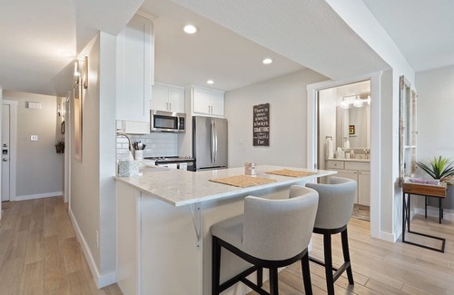 Briarcliff Copropriété | Classy Lake Travis condo with a pool and Hot tub