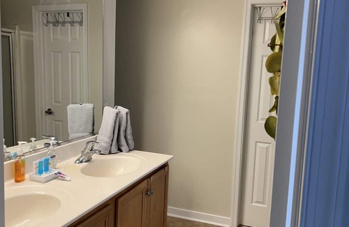 Midlothian Maison | Welcome to suburbia! 3bedroom townhome in Midlothian - close to 288 & Powhite!