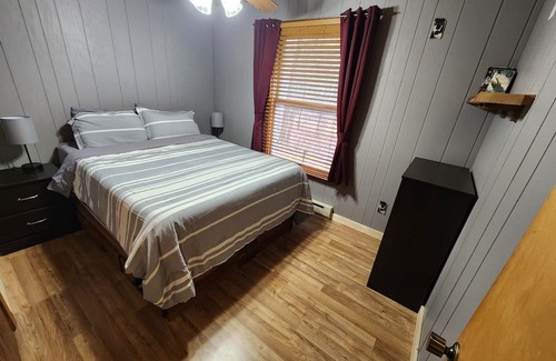 Lake Maison | Blissful Bluff Lake Retreat: 4BR House with Sandy Beach & Walkout Basement