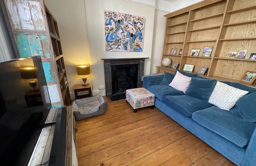 Saint Blazey Maison | Beautiful 4 Bedroom Georgian Home in Somerset Village with Infrared Sauna & Gym