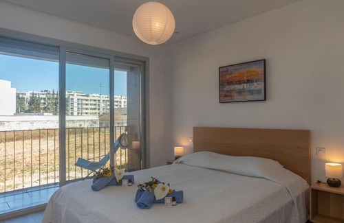 Palhais Appartement | Beautiful apartment for 4 people with WIFI, A/C, TV and balcony