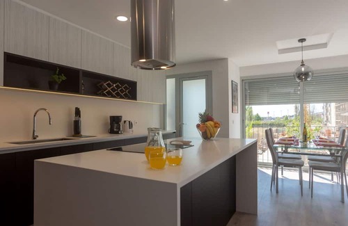 Palhais Appartement | Beautiful apartment for 4 people with WIFI, A/C, TV and balcony