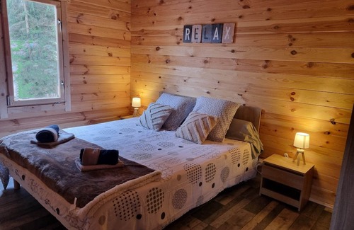 Saint-Martin-du-Puy Chalet De Ski | Lacustre, Cabane Pilotis sur L'eau un Hébergement Insolite au lac de Chaumeçon