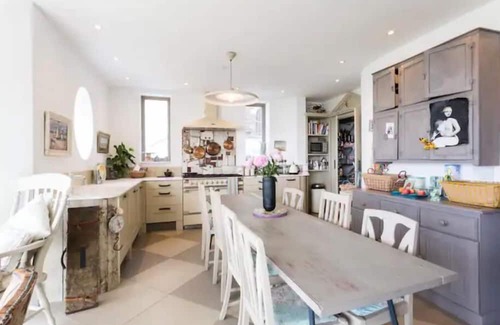 Portishead Maison | Captivating 7-Bed House in Bristol
