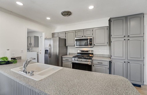 Mantoloking Maison | 4BR Family Waterfront with Pool - Private Dock