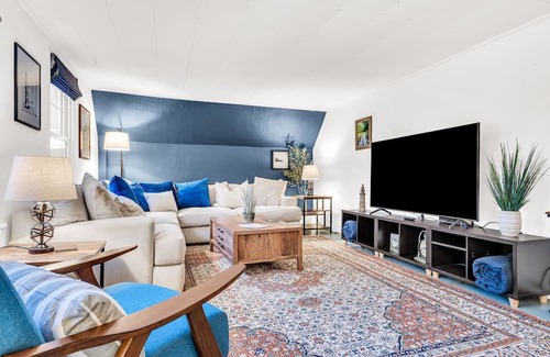 Somesville Maison | New! Close to Acadia + HotTub + Game Room + Theatre Room + FirePit