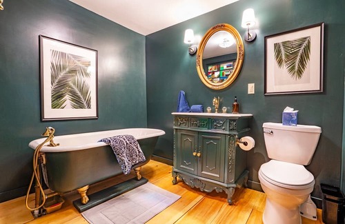 Somesville Maison | New! Close to Acadia + HotTub + Game Room + Theatre Room + FirePit