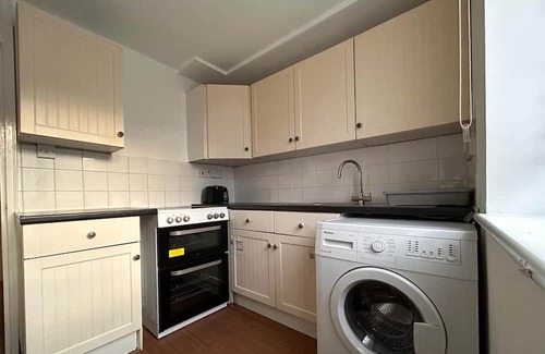 Whalebone Appartement | Specious 1 Bed flat in east London with Parking and free wifi