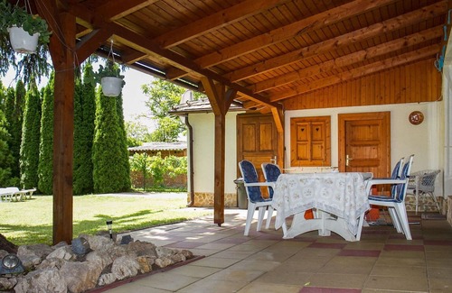 Balatonkeresztur Maison | Beautiful private villa for 5 guests with WIFI, TV, terrace and parking
