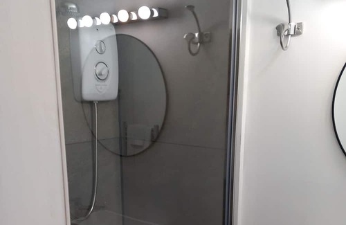 Claypole Appartement | Studio Open plan double studio Suitable for 1 or 2 adults.